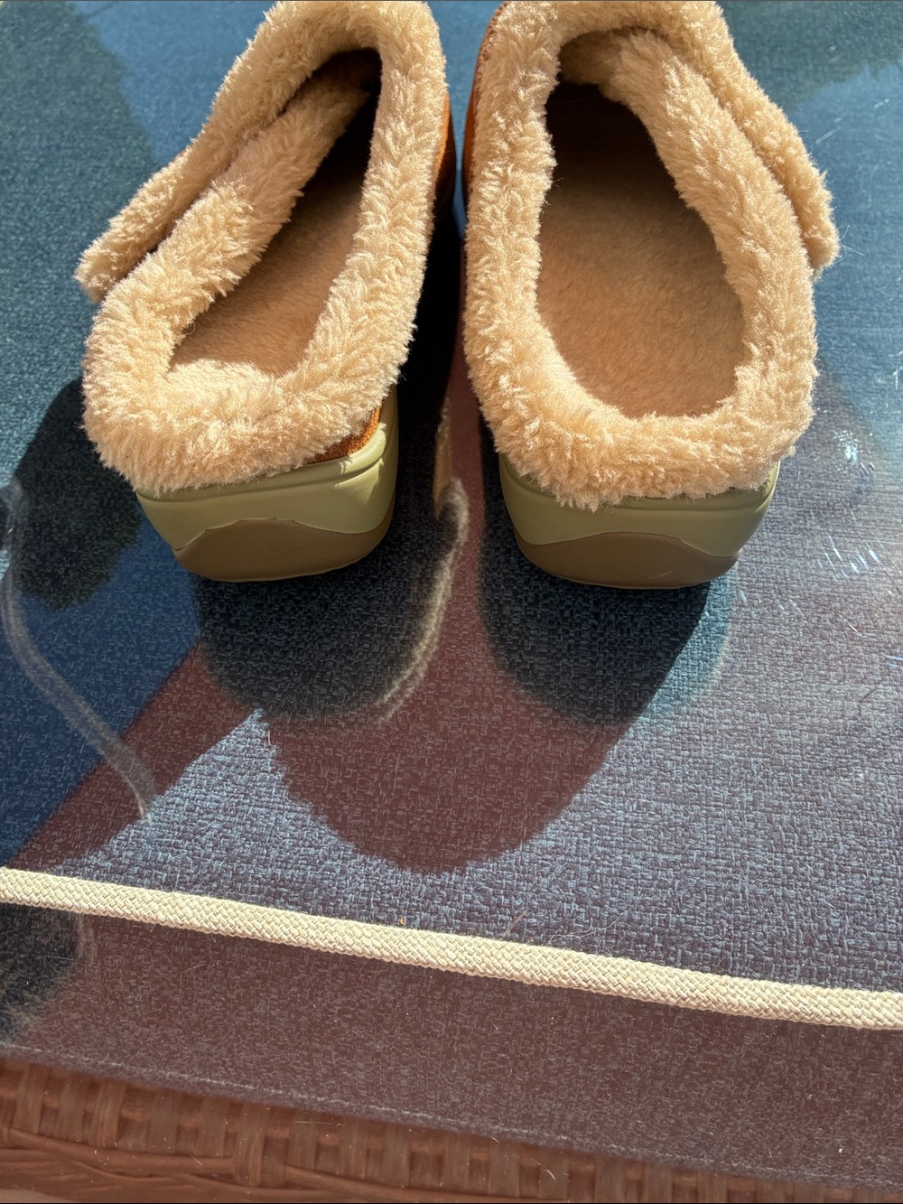 Cozy Shearling-Lined Suede Mules in Chestnut - Picture 4 of 8